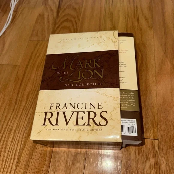 Mark of the Lion Gift Collection by Francine Rivers - Picture 1 of 3